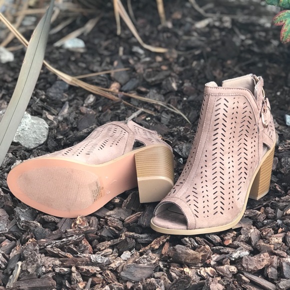 Taupe open toe buckle accent booties - Picture 4 of 7